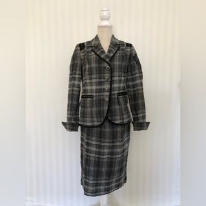 AirField skirt suit by European designer Authentic AirField signature sz 40 (L)